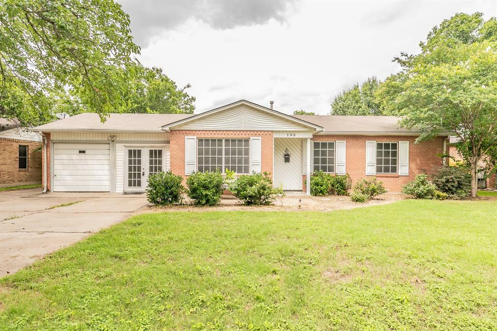 Property Photo: 133 SE Newton Drive TX 76028