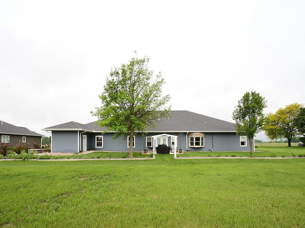 Property Photo: 220 Taylor Street NE 68837