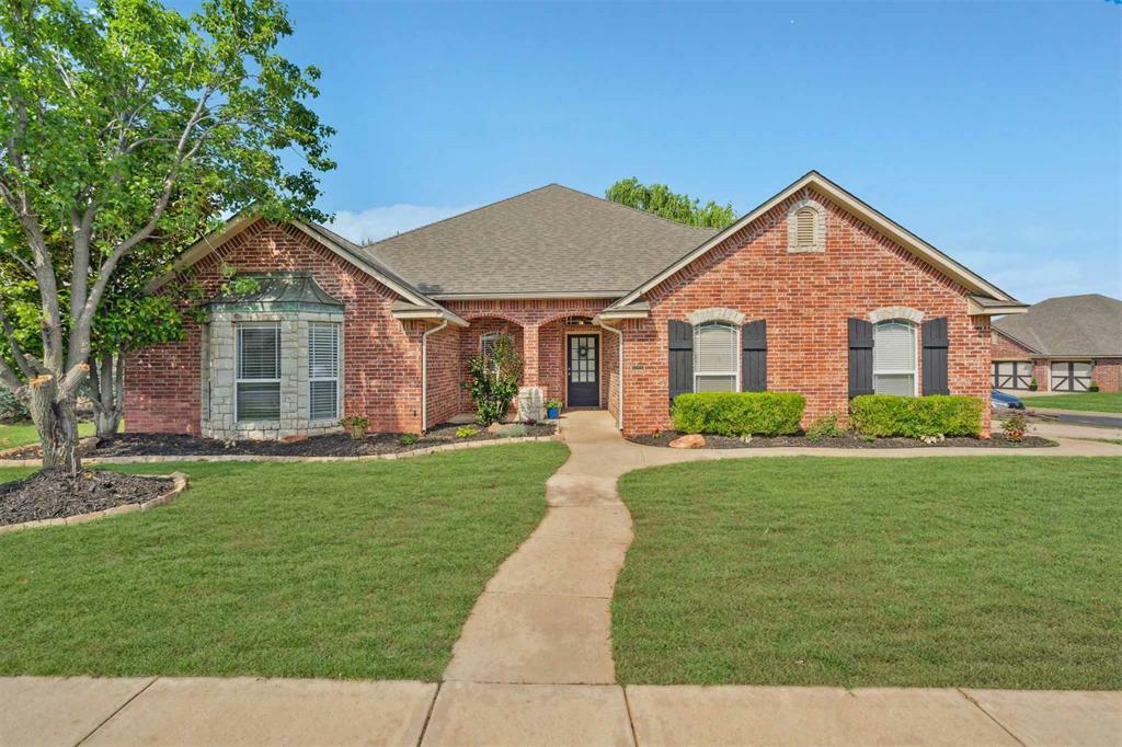 Property Photo: 4605 NW 161st Street OK 73013
