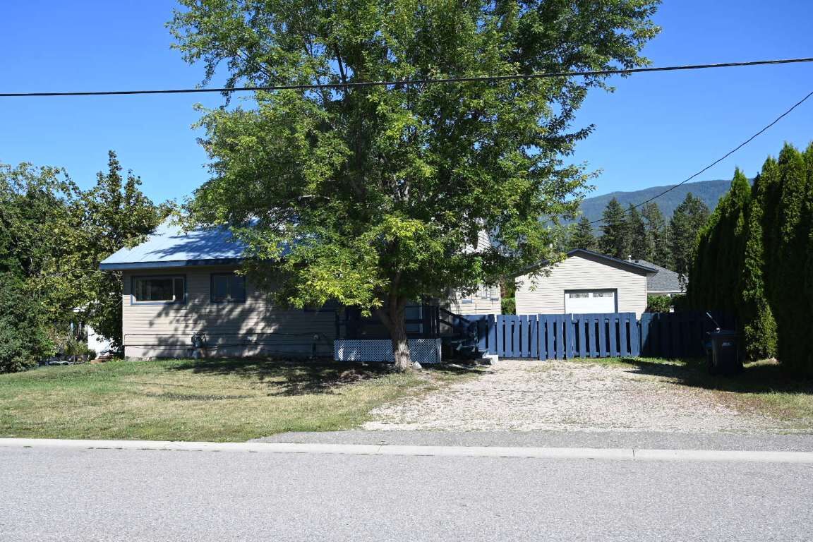 Property Photo: 2560 Colony Street BC V0E 1B2