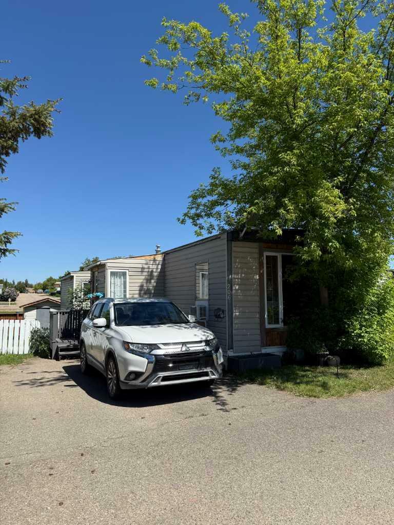 6834 59 Avenue 206  Red Deer AB T4P 1C9 photo