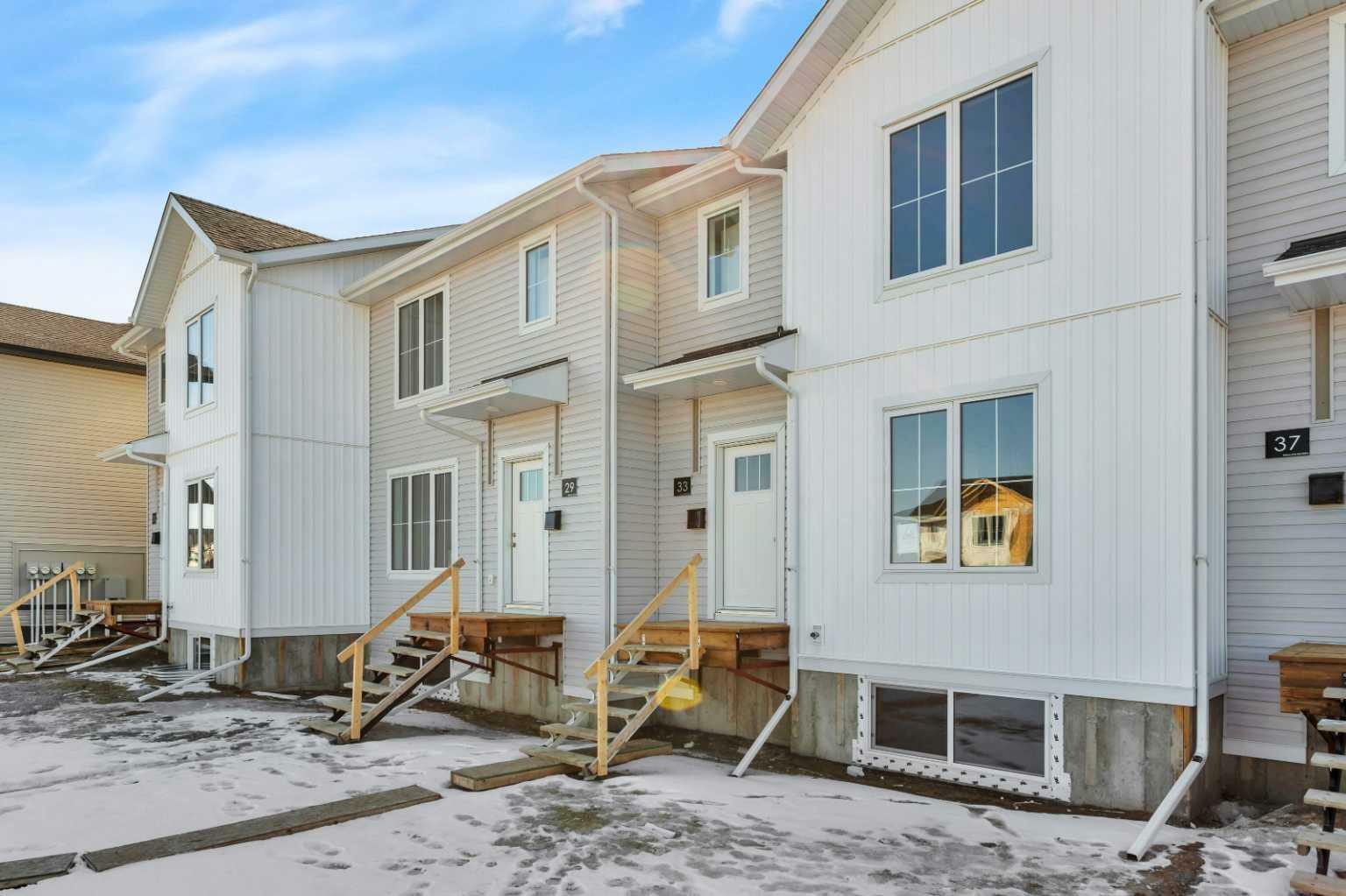 25 Anna Close  Blackfalds AB T4M 0N1 photo