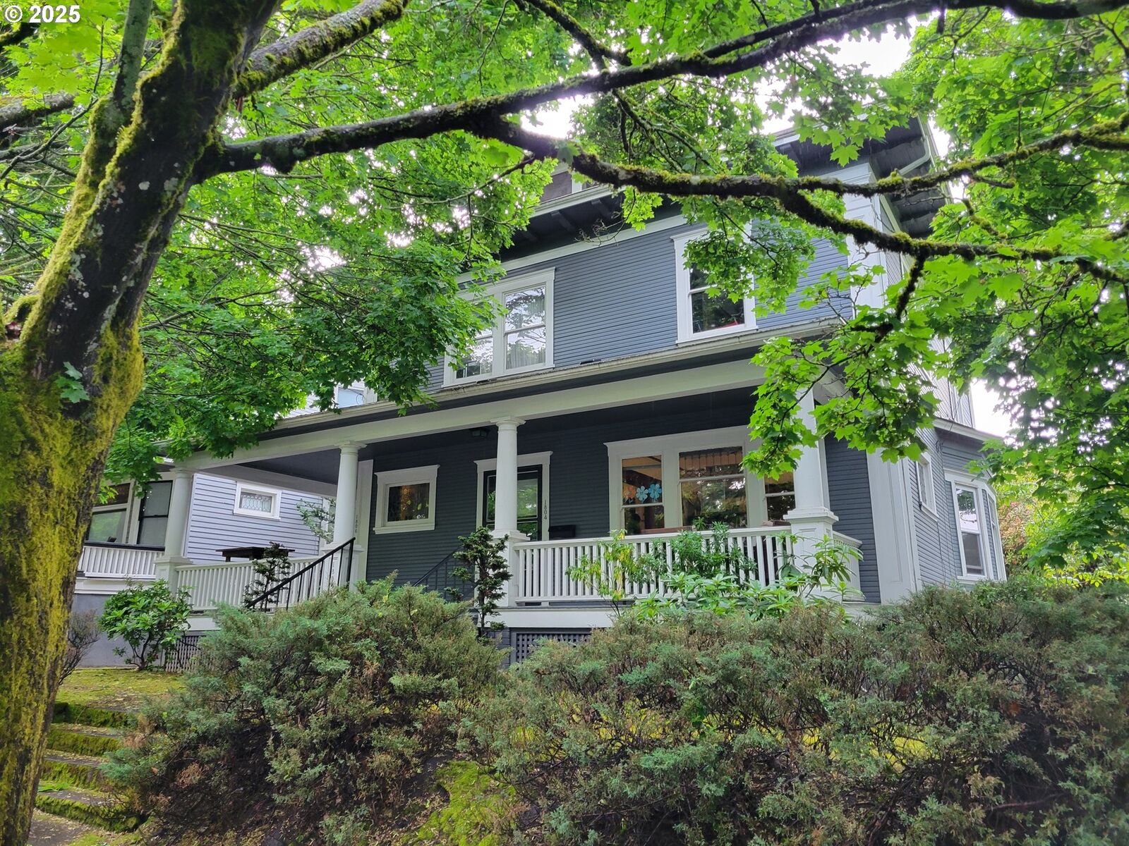 Property Photo:  1804 SE Madison St  OR 97214 