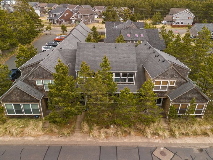 Property Photo:  5904 Barefoot Ln  OR 97135