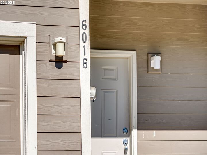 Property Photo:  6016 NE 81st Ave  WA 98662