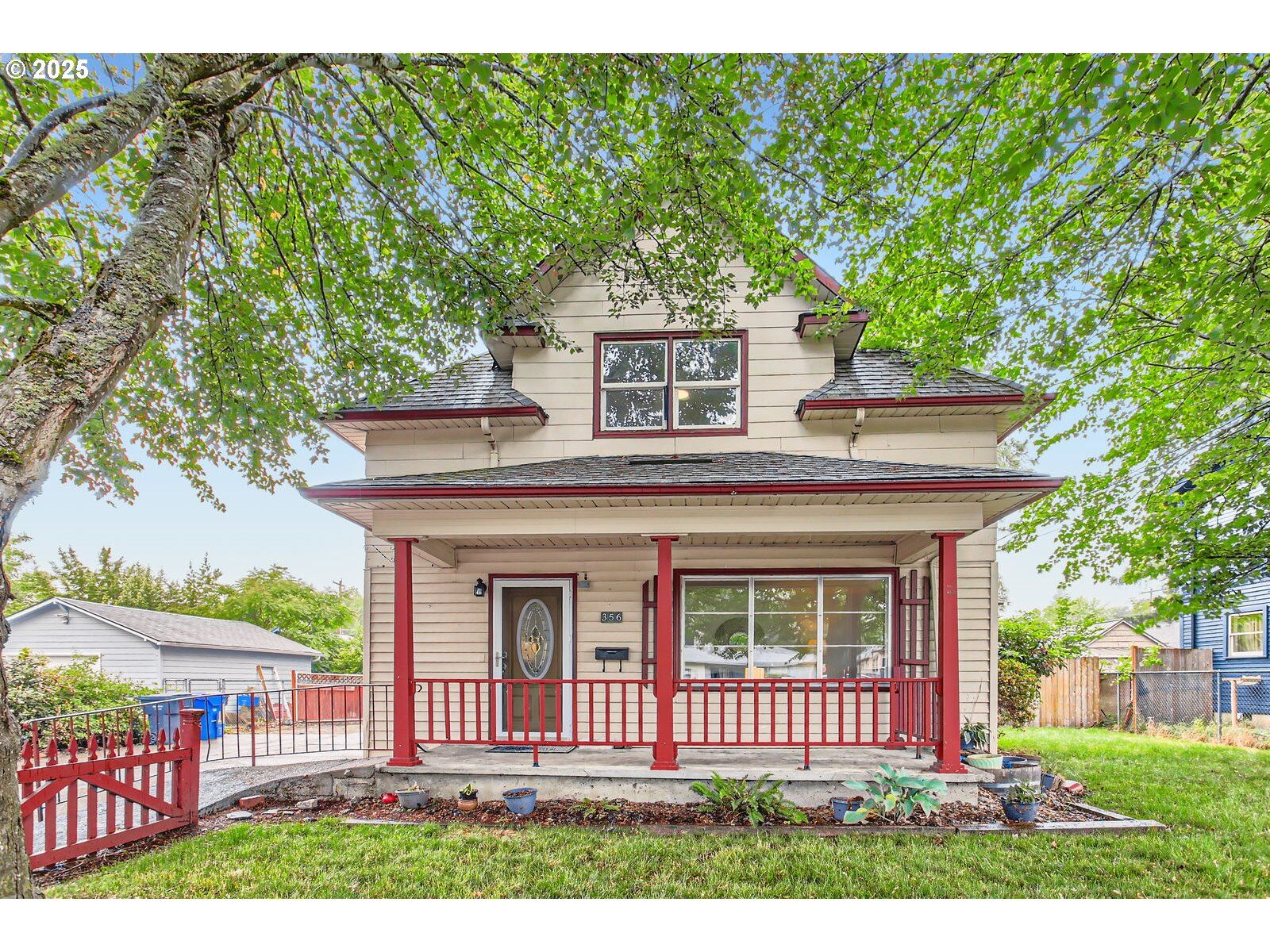 Property Photo:  356 W Dartmouth St  OR 97027 