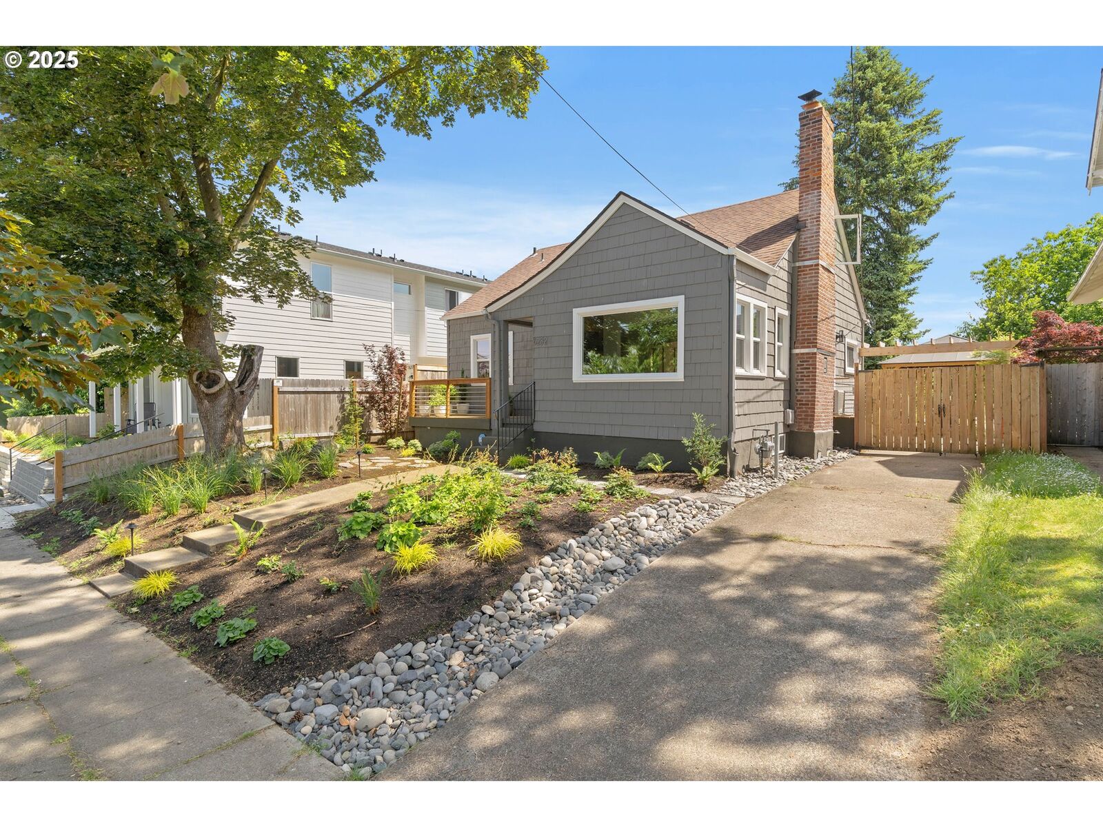 Property Photo: 6232 NE 6th Ave OR 97211