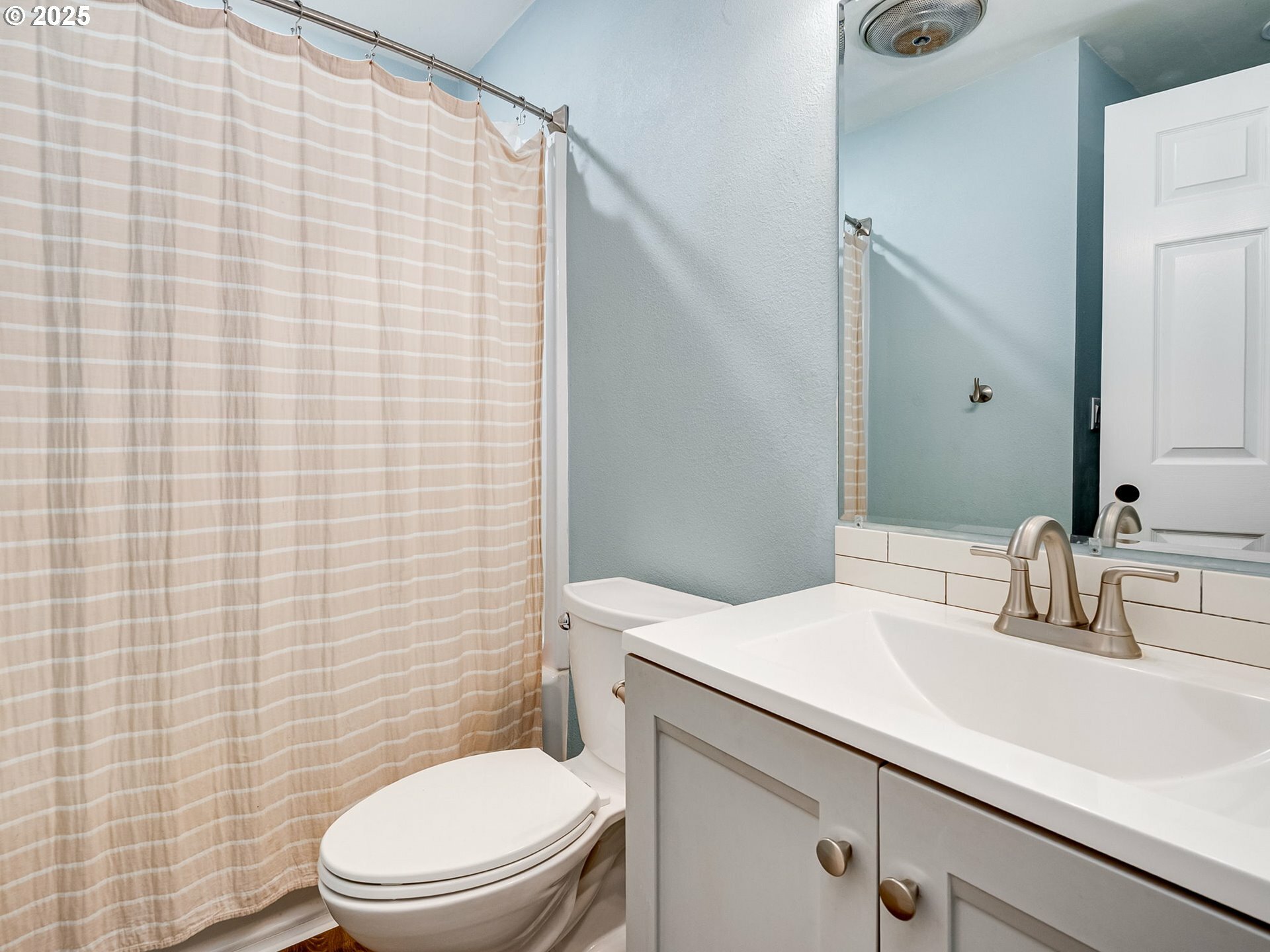 Property Photo: 23725 NE 16th St WA 98607