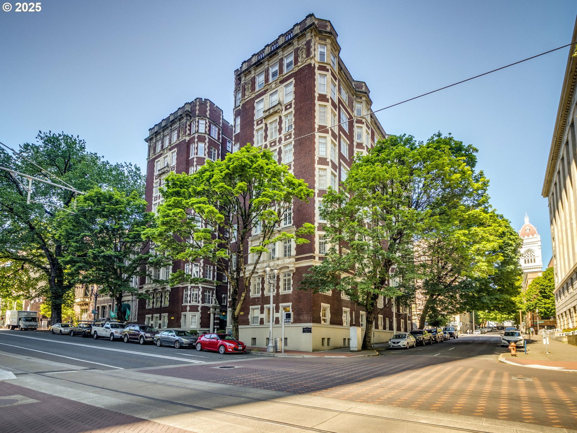 Property Photo: 1209 SW 6th Ave 402 OR 97204