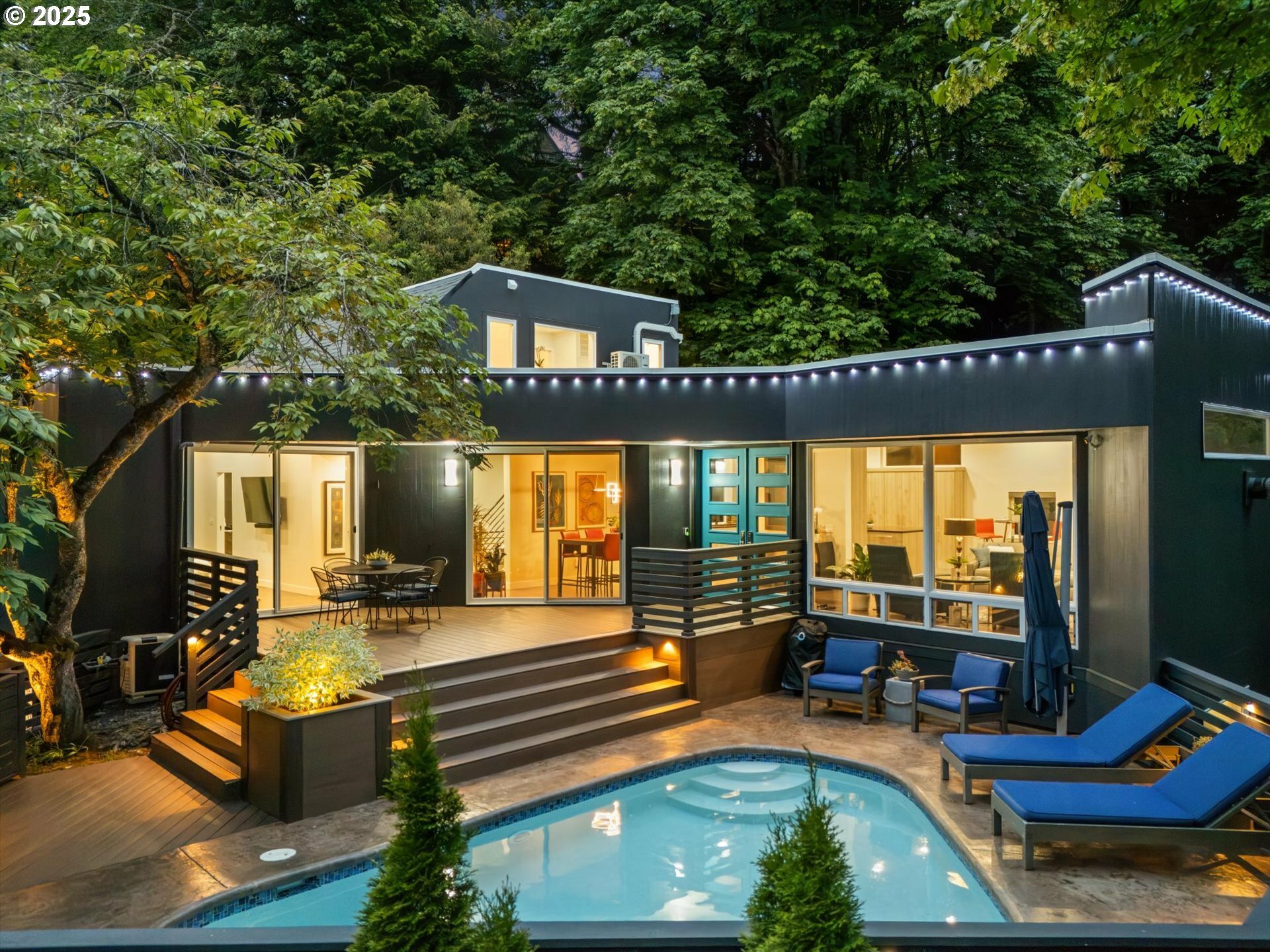 3115 SW Bennington Dr  Portland OR 97205 photo