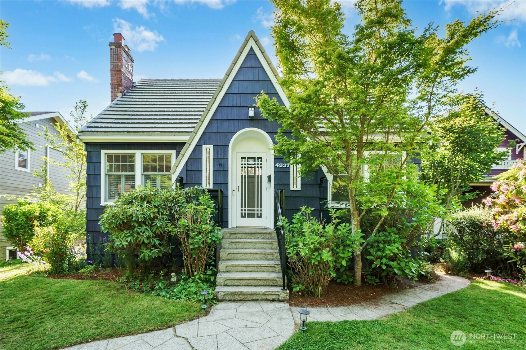 4537  46th Avenue SW  Seattle WA 98116 photo