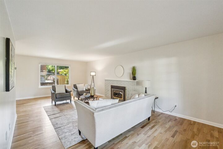 Property Photo:  7309  134th Avenue NE  WA 98052 