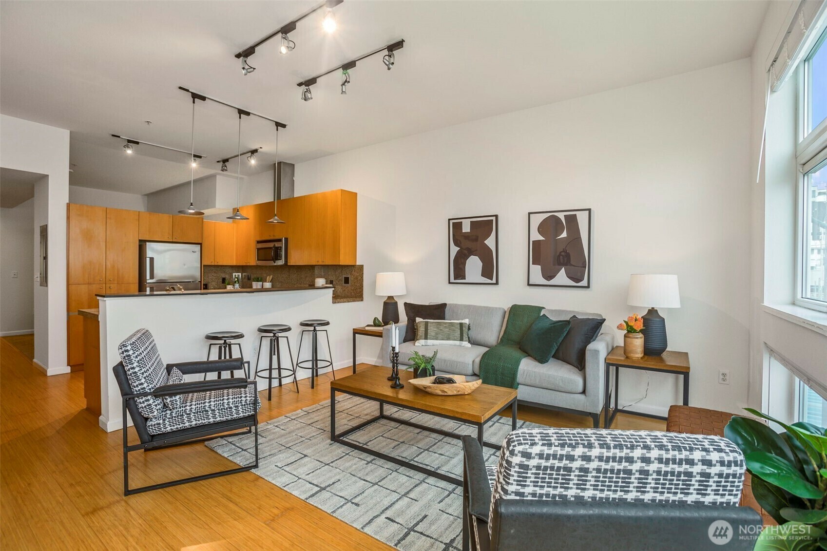 Property Photo: 17 W Mercer Street 218 WA 98119