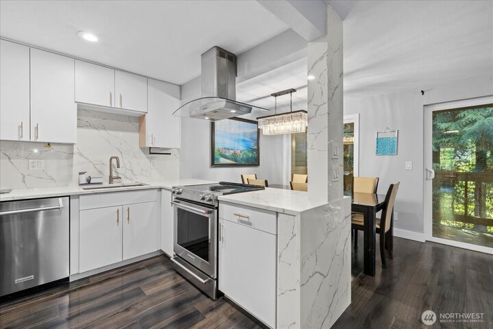 Property Photo:  17521  118th Avenue SE A11  WA 98058 