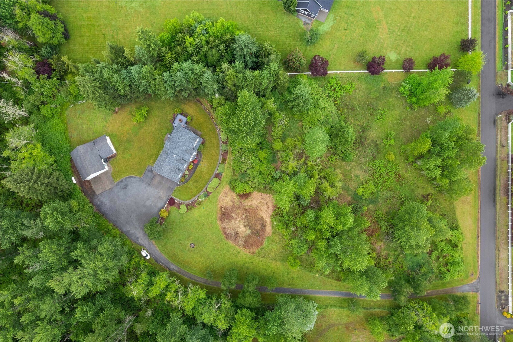 Property Photo: 27314 152nd Avenue E WA 98338