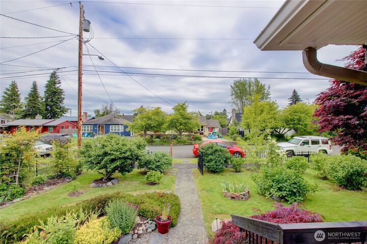 Property Photo:  1433 S 12th Street  WA 98274 