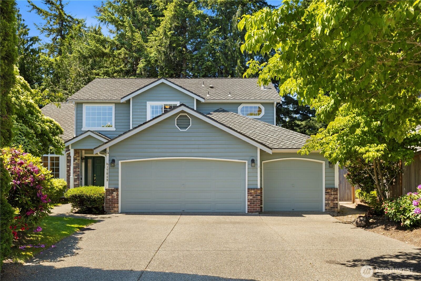 Property Photo: 17049 160th Avenue SE WA 98058