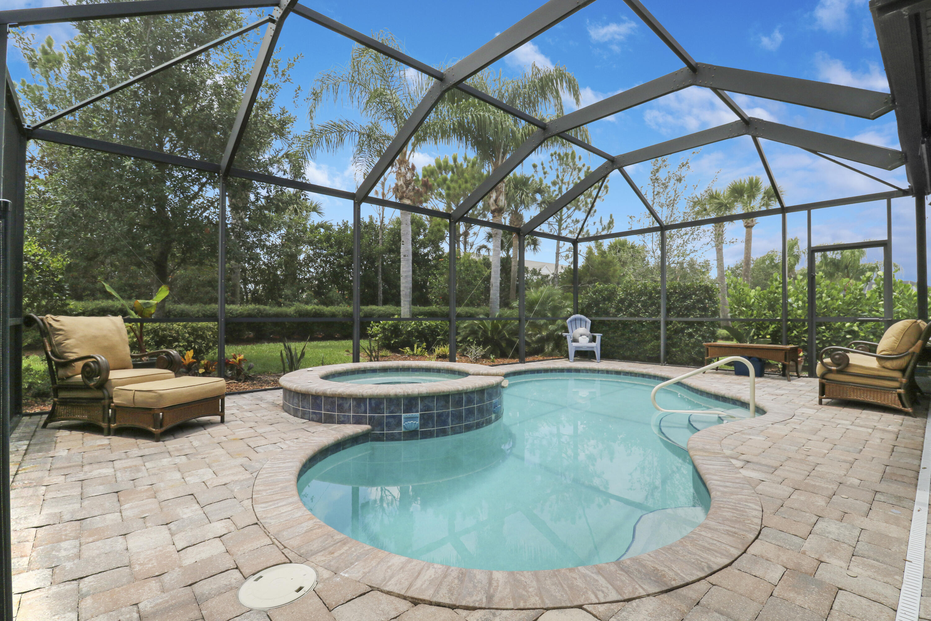 Property Photo: 568 SE Monet Drive FL 34984
