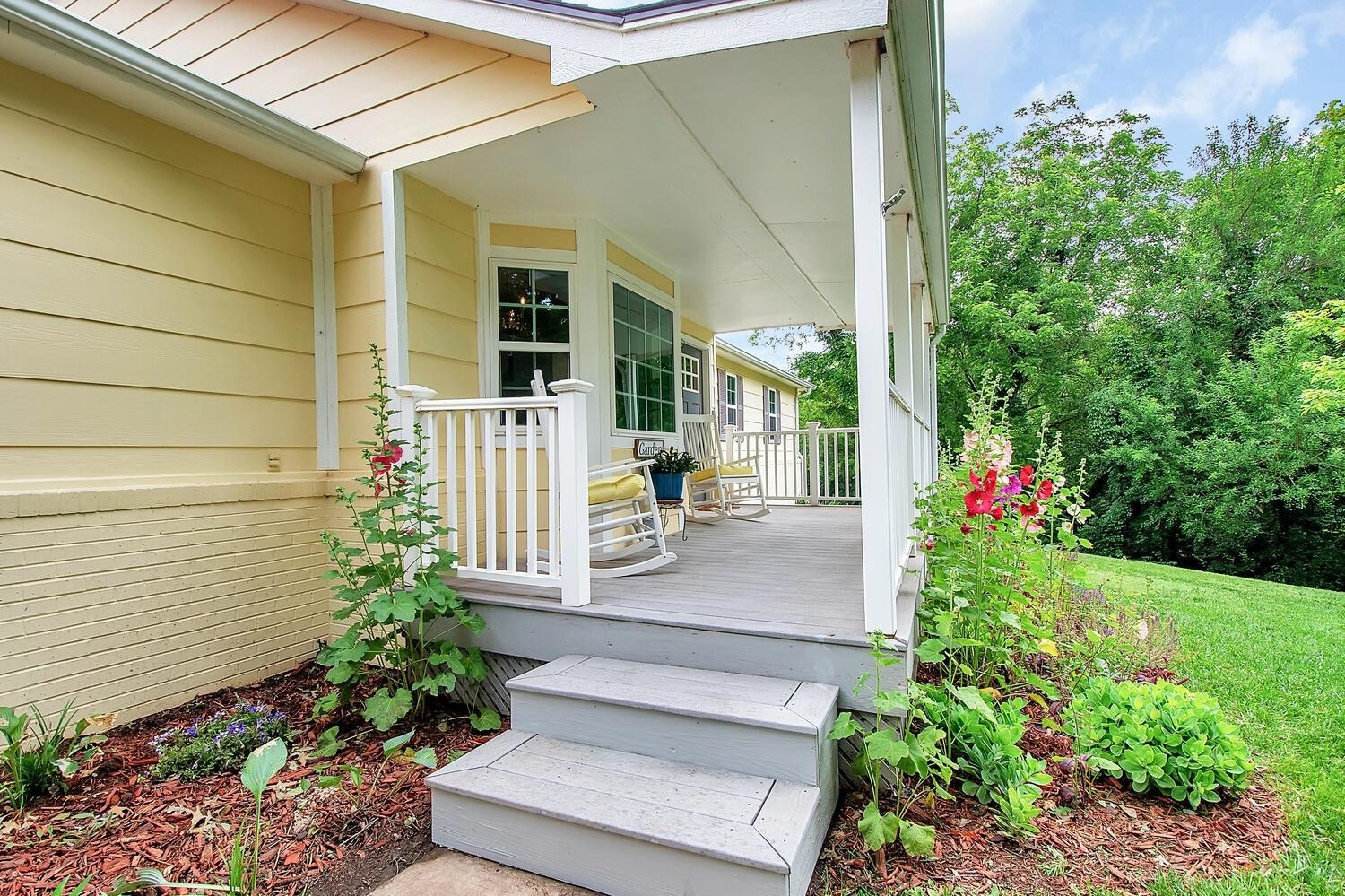 Property Photo: 27 W Beaver Creek Ct KS 67052