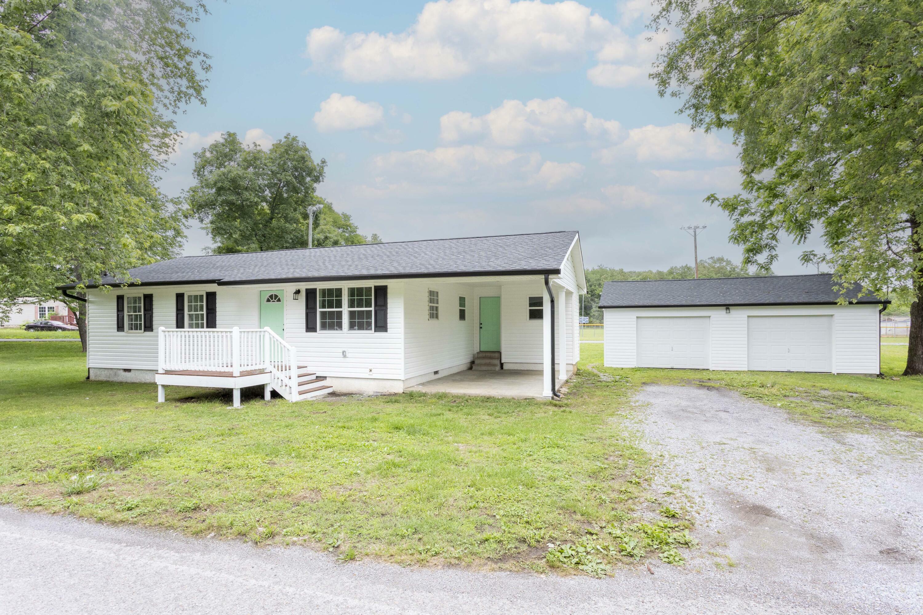 Property Photo: 590 Pikeville Avenue TN 37338