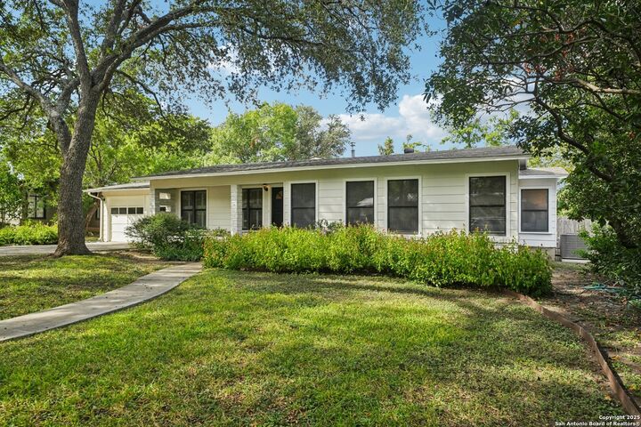 419 Woodcrest Dr  San Antonio TX 78209 photo