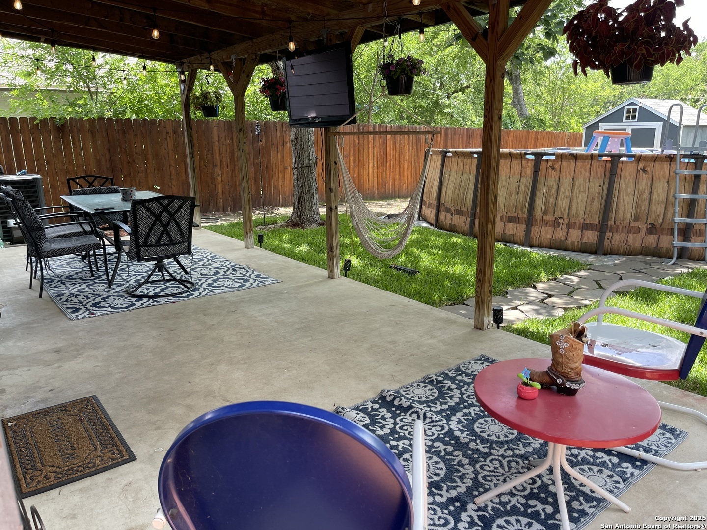 Property Photo: 9858 Menard Cir TX 78245
