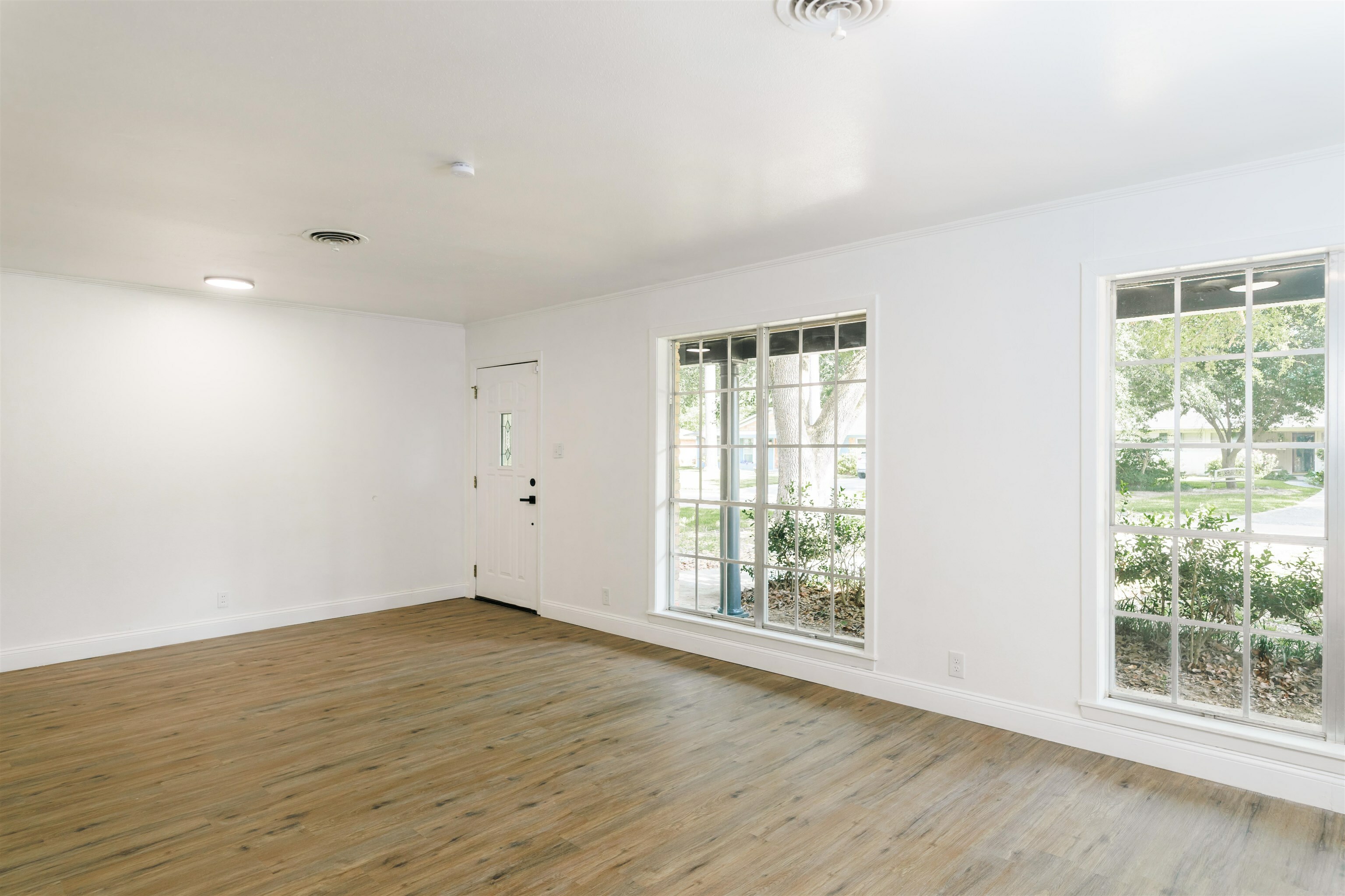 Property Photo: 4640 Fieldwood TX 77706