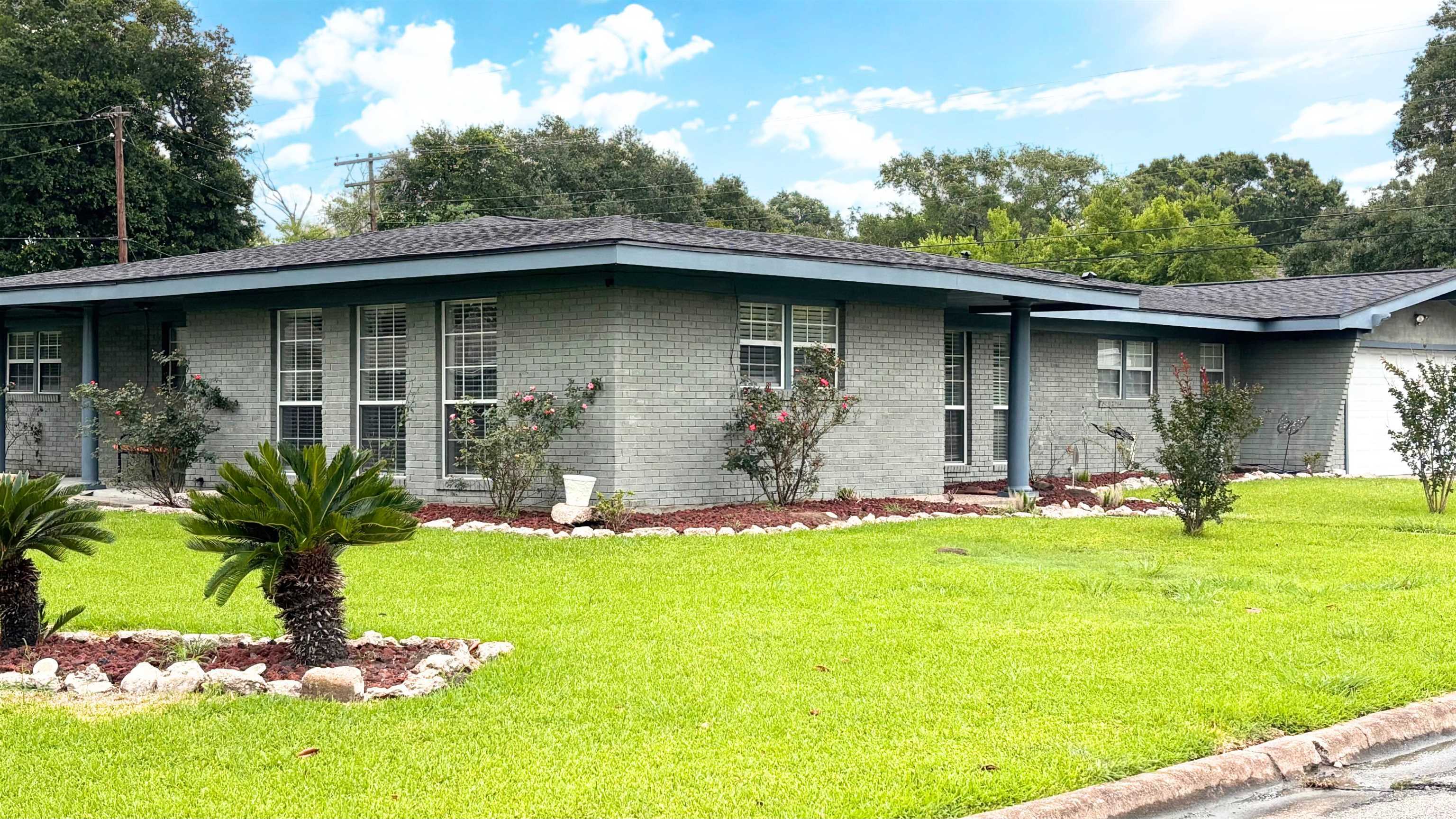 Property Photo: 4400 Bethany St. TX 77642