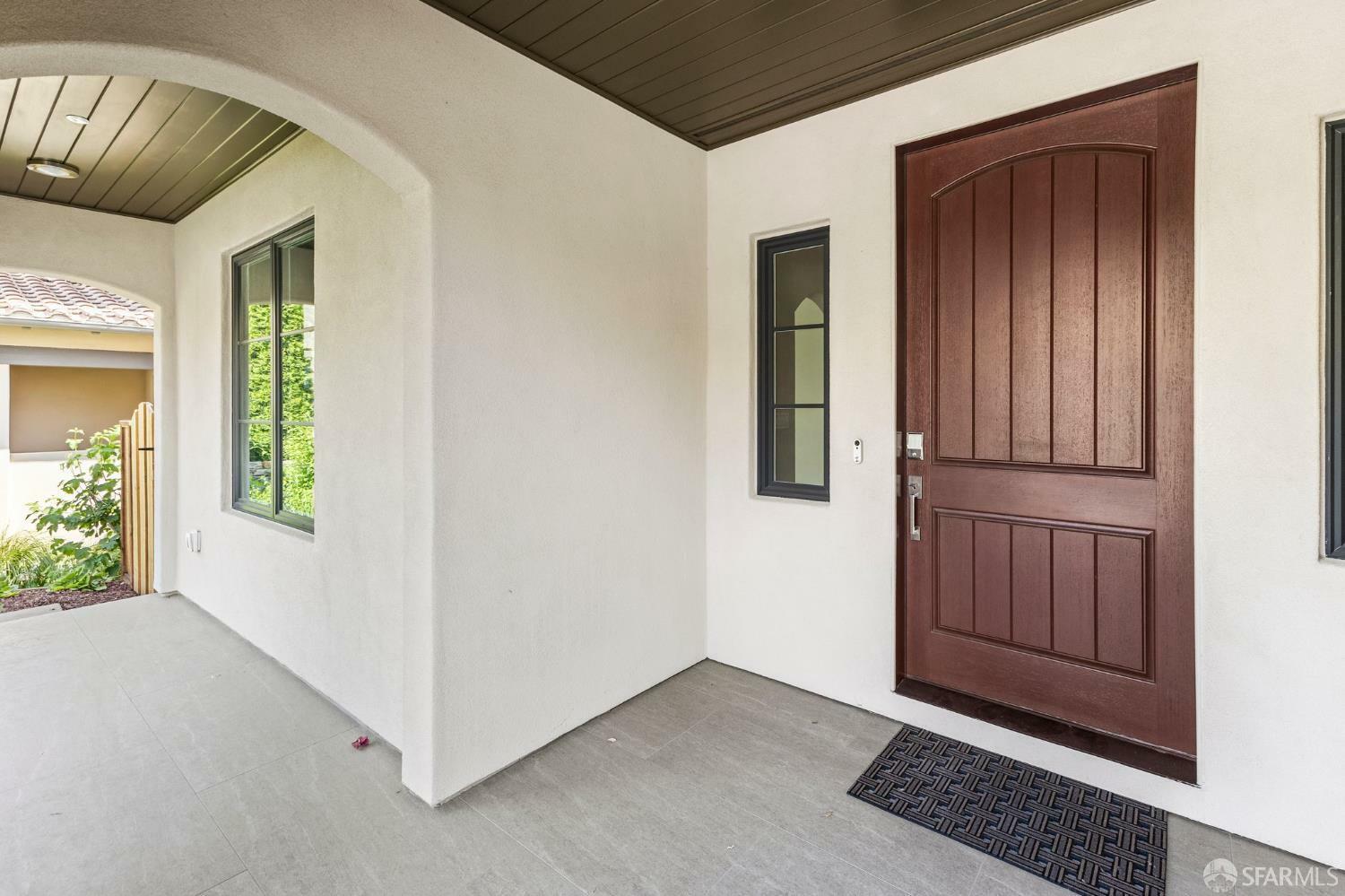 Property Photo: 42119 Vinha Way CA 94539