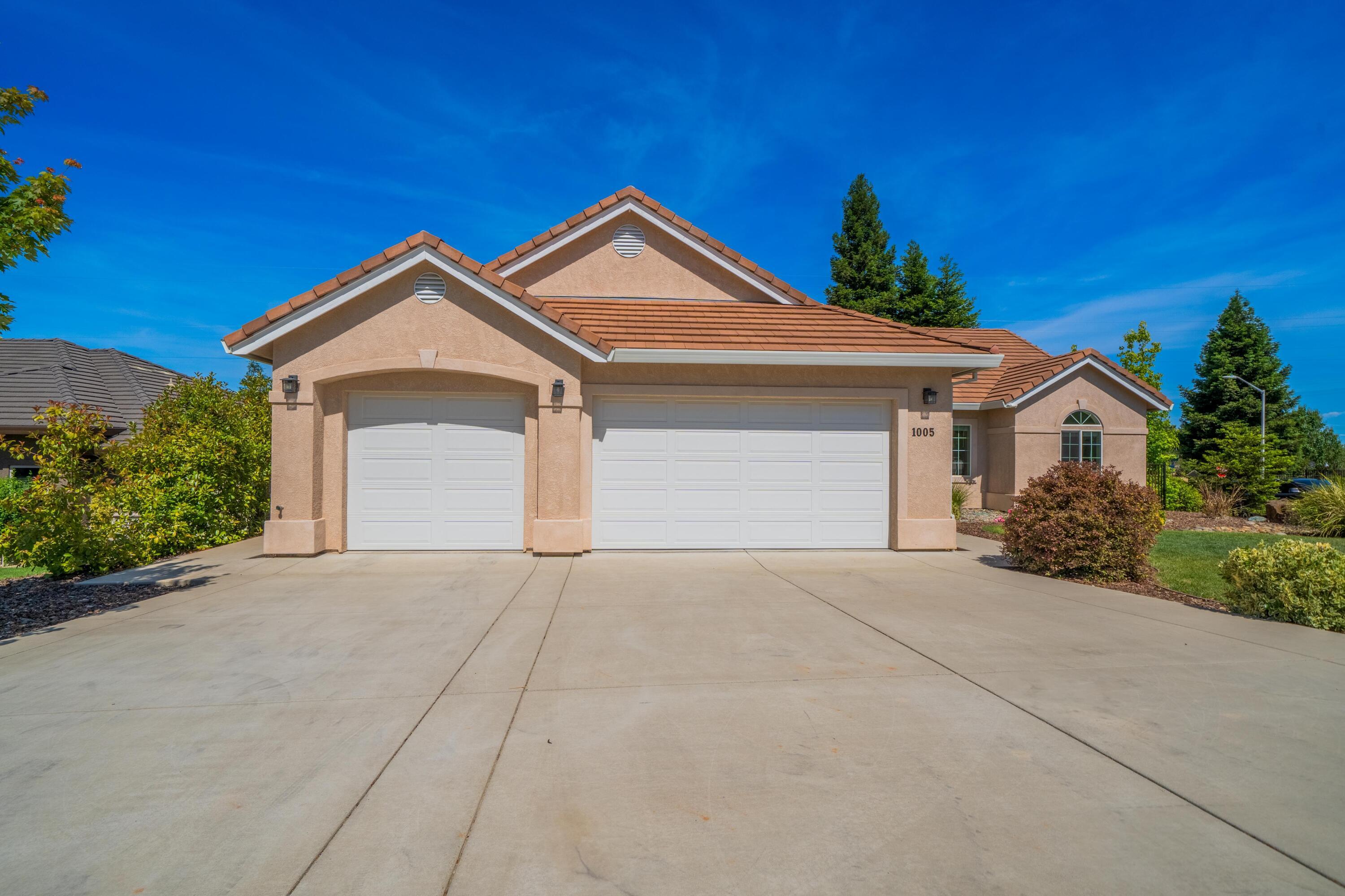 Property Photo: 1005 Albion Avenue CA 96003