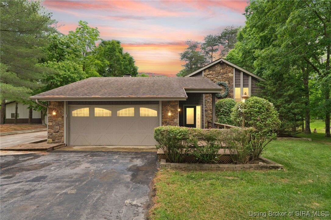 Property Photo: 6404 Quailwood Drive IN 47119