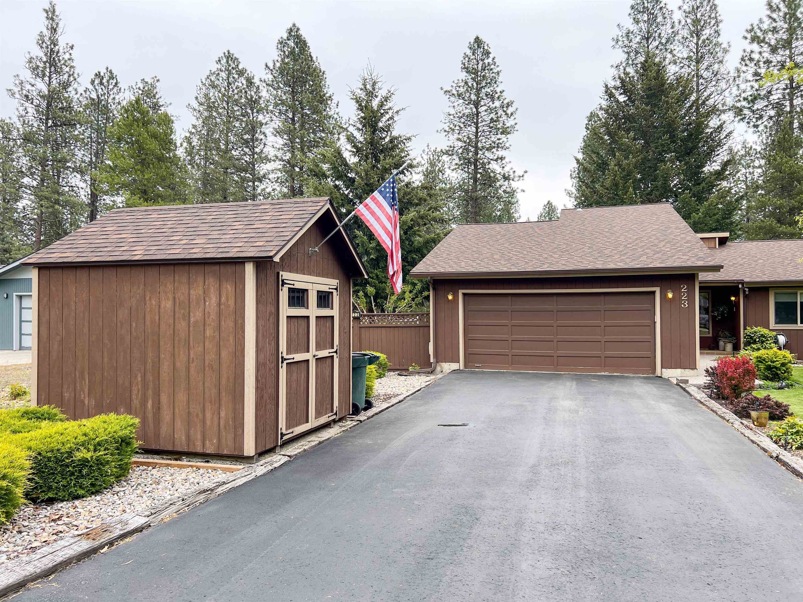 Property Photo:  223 Eagle Dr  WA 99109 
