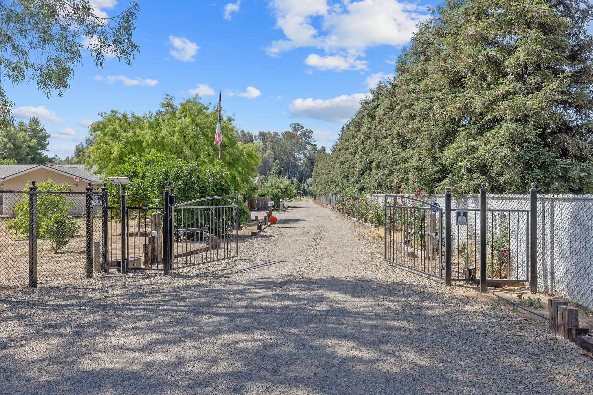 8519 E Olive Avenue  Fresno CA 93737 photo