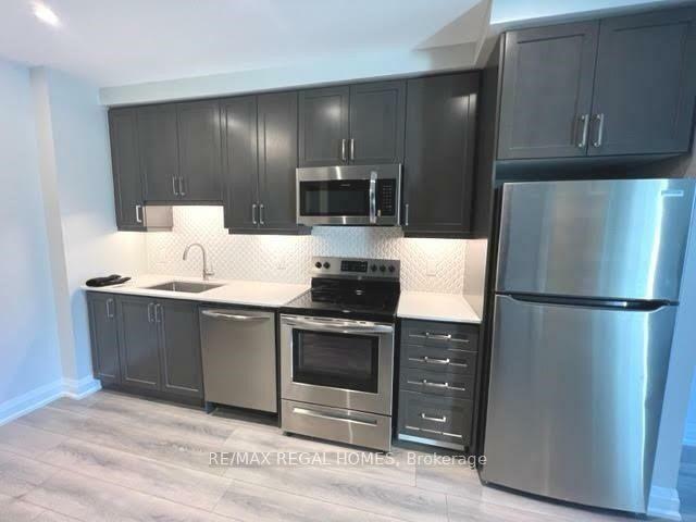 Property Photo: 15 Lynch Street 1507 ON L6W 2Z8
