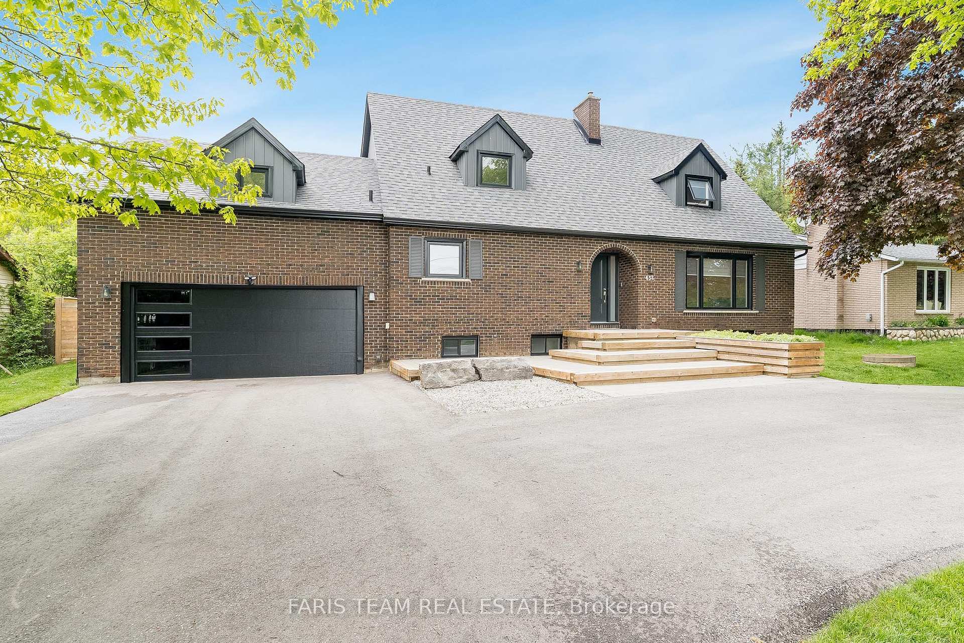 Property Photo: 432 Edgehill Drive ON L4N 9X4