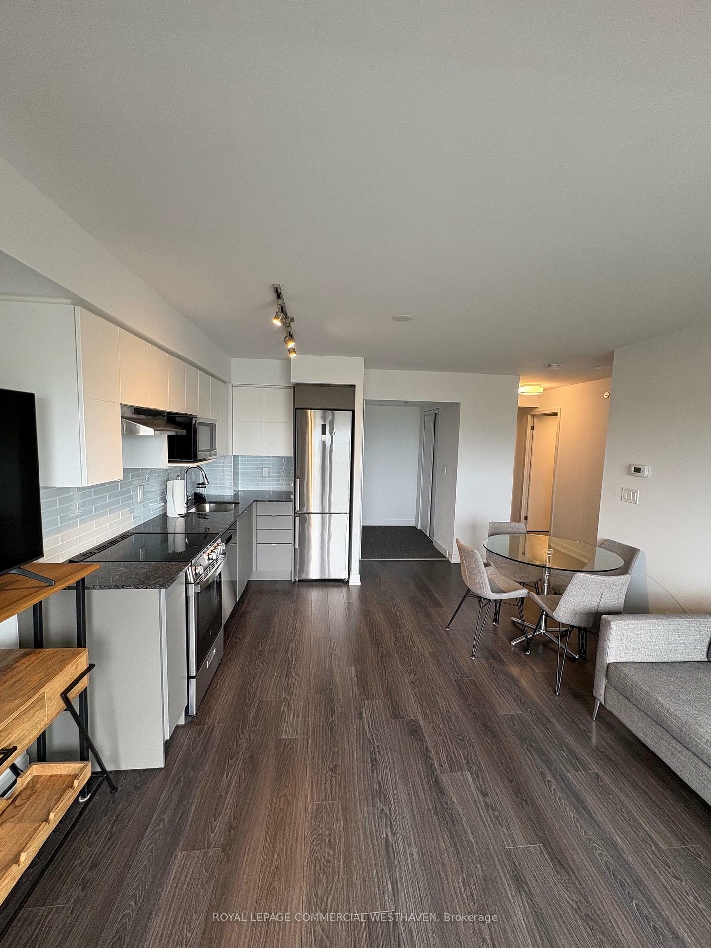 Property Photo: 120 Varna Drive 1206 ON M6B 1S7