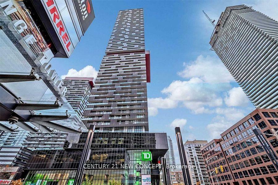 Photo de la propriété: 8 Eglinton Avenue 4906 ON M4P 1A6