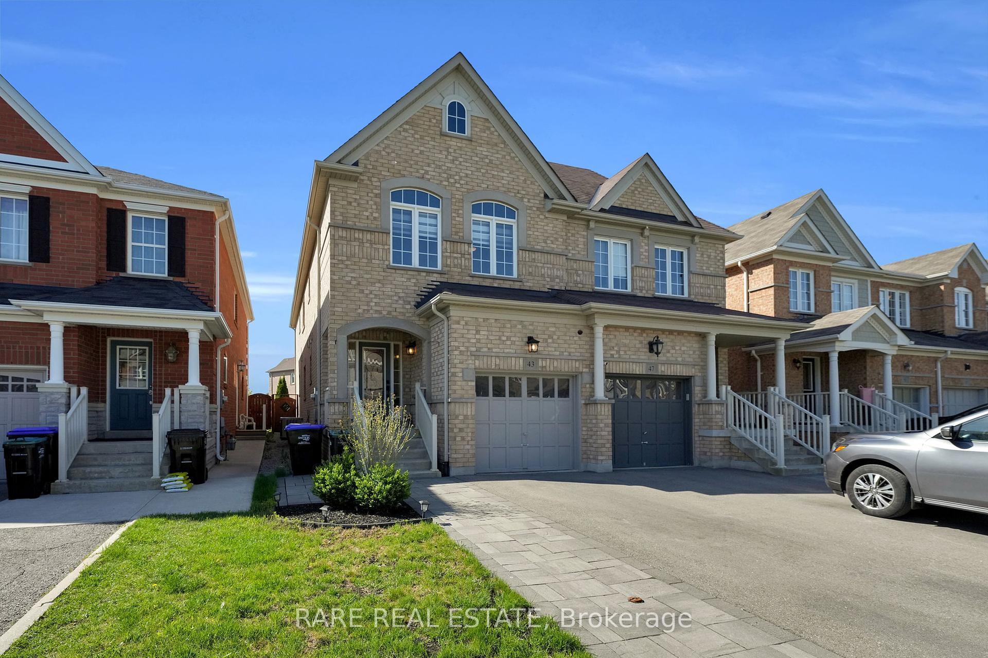 Property Photo: 43 Acorn Lane ON L3Z 0H5