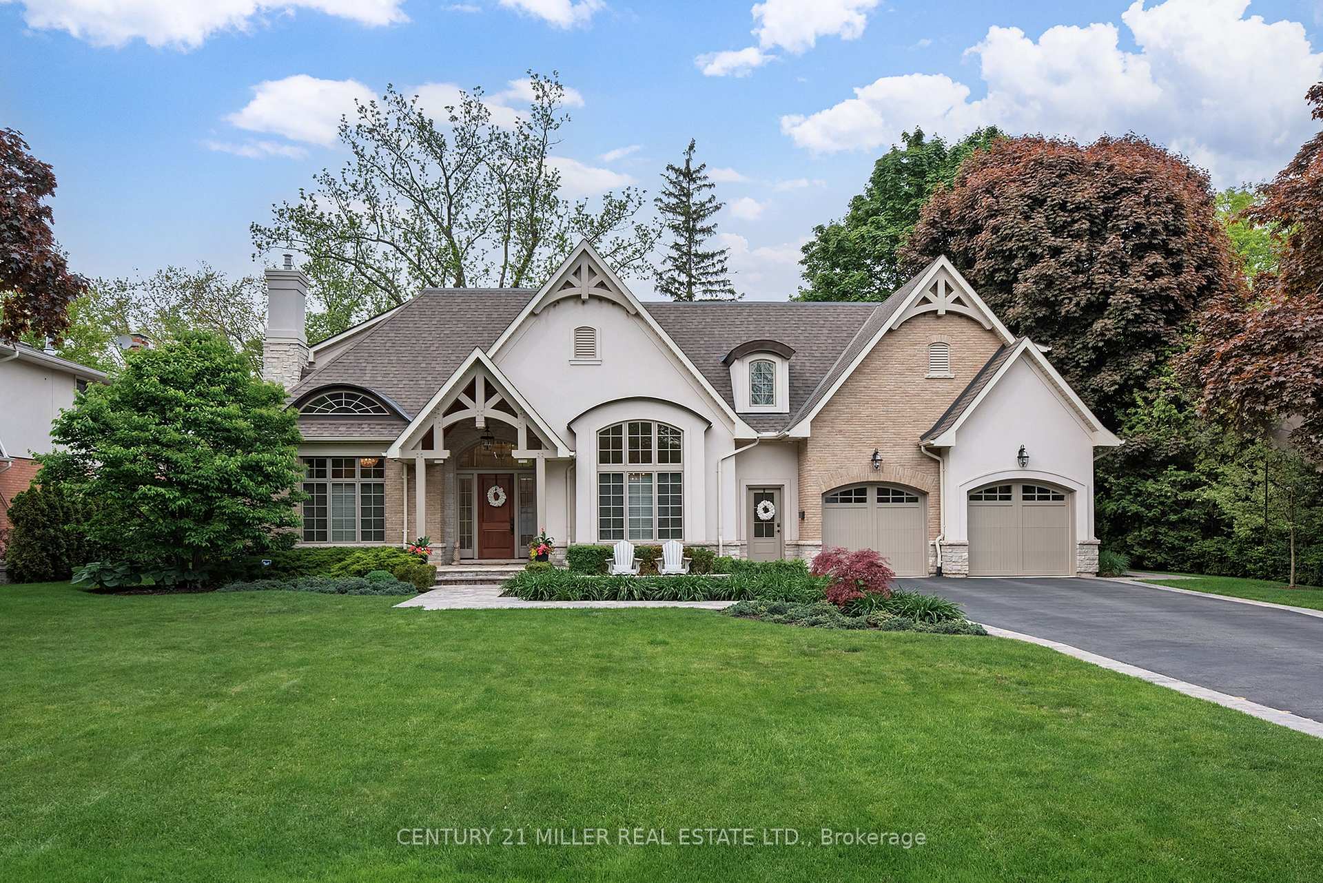 Property Photo: 209 Donessle Drive ON L6J 3Y7