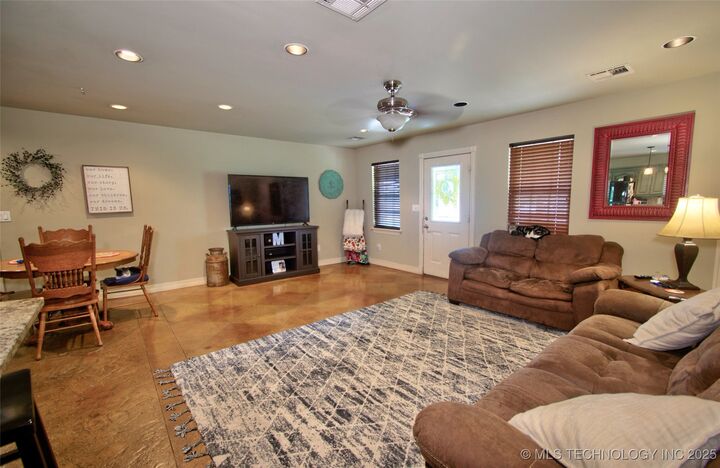 Property Photo:  2430 S 31 Street E  OK 74403 