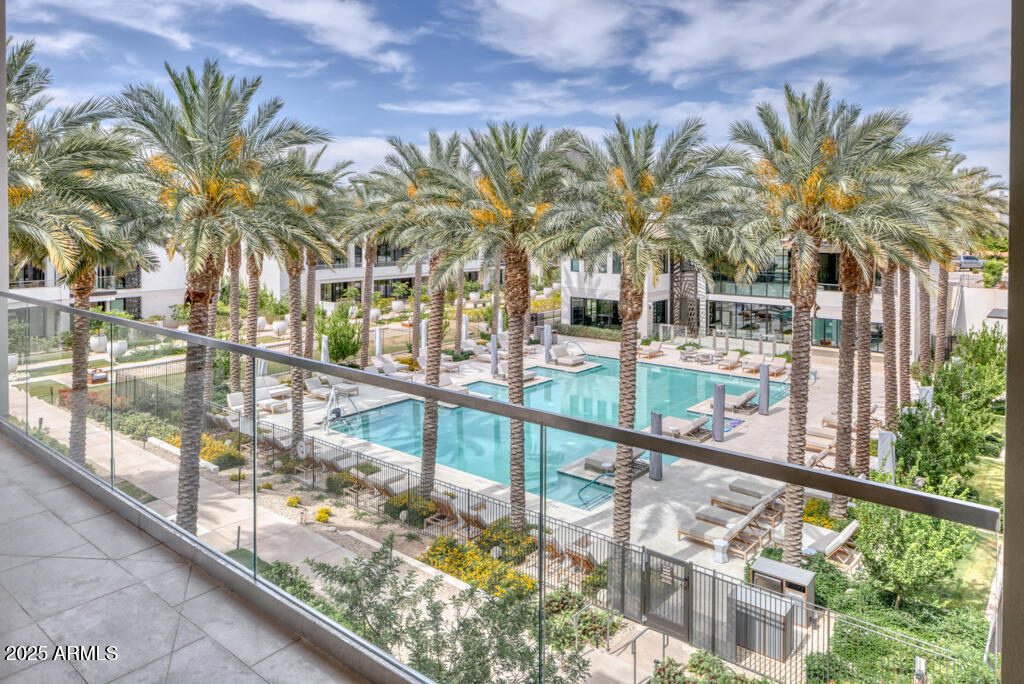 Property Photo: 6587 N Palmeraie Boulevard 3006 AZ 85253