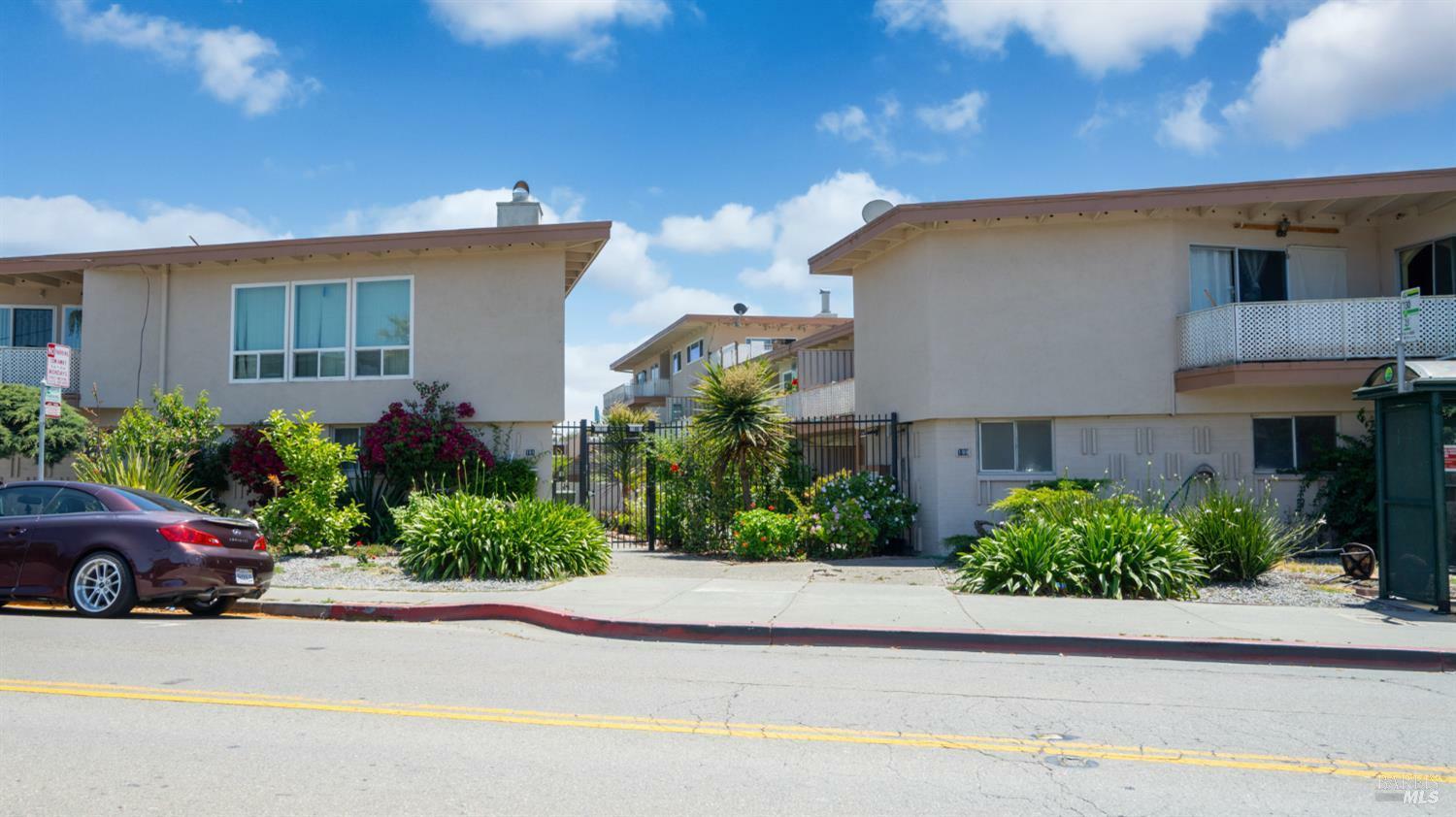 Property Photo: 199 Canal Street 4 CA 94901