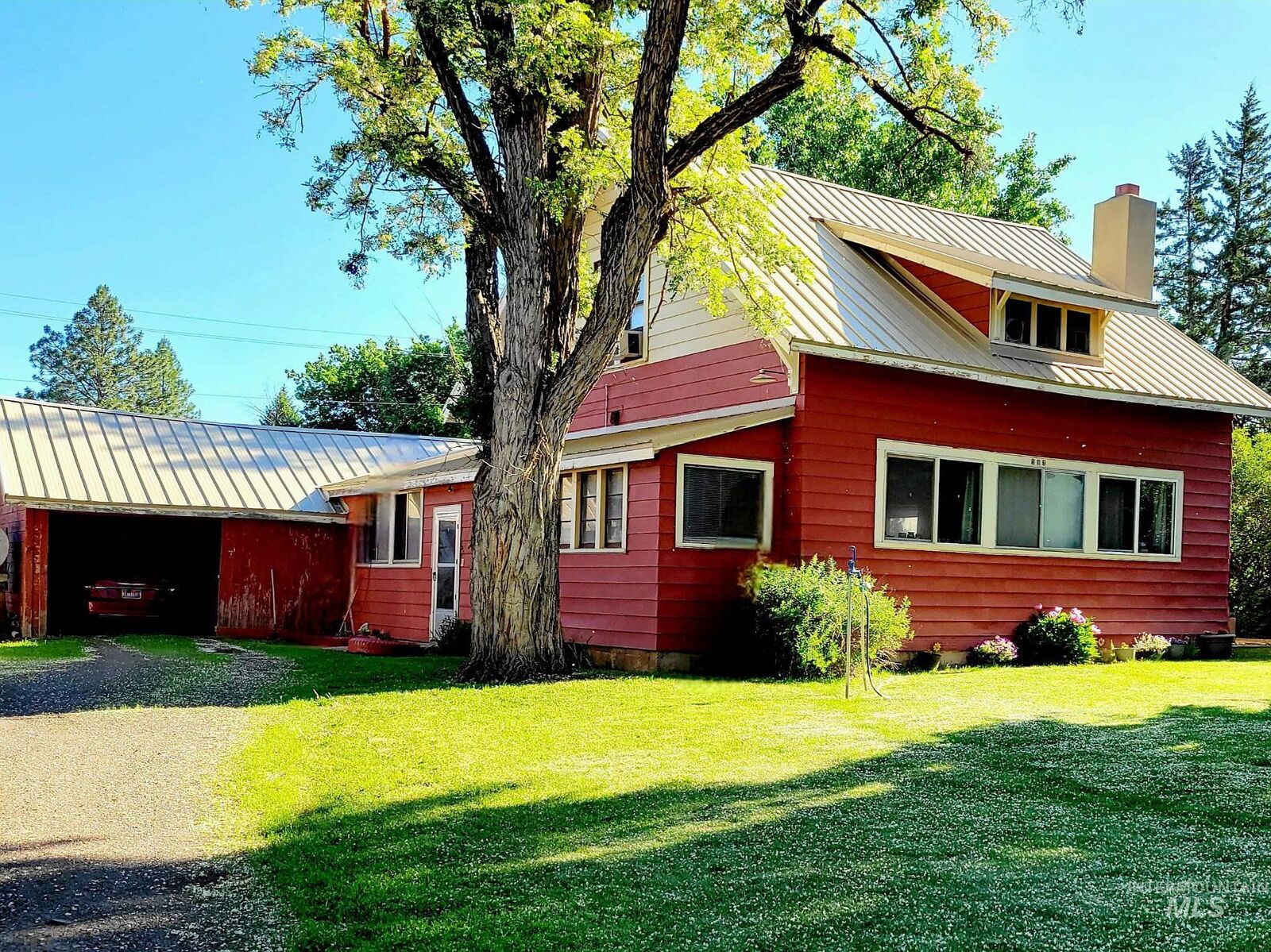 Property Photo:  102 First Ave  ID 83612 