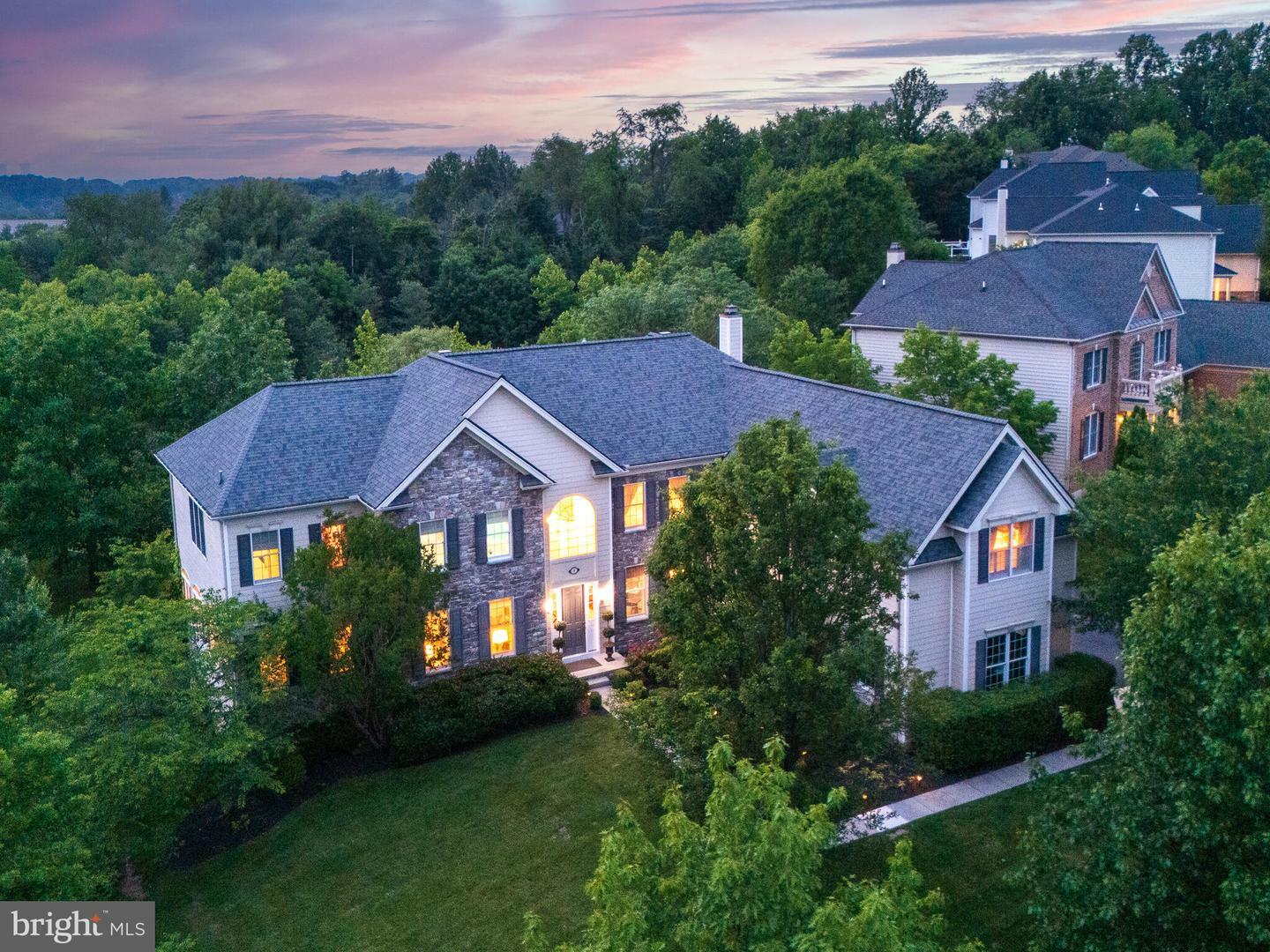Property Photo: 9 Goldfinch Circle PA 19460