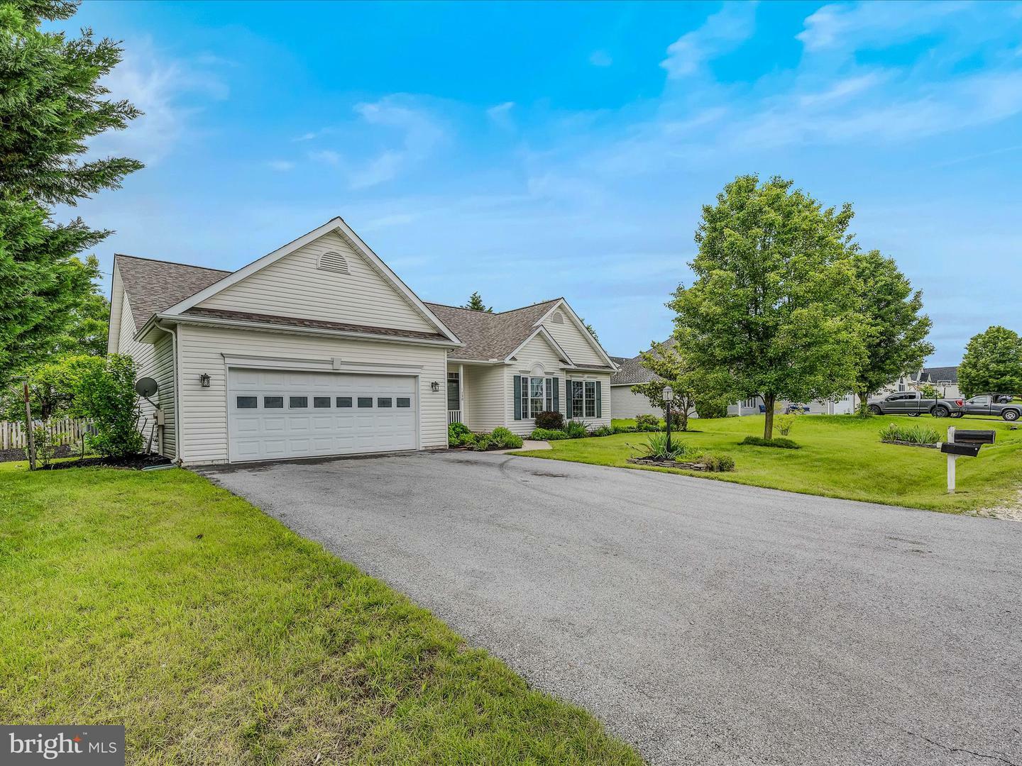 Property Photo: 130 Creighton Court WV 25404