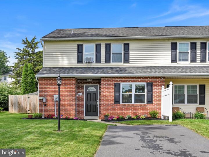 461 Crosswinds Drive  Lititz PA 17543 photo
