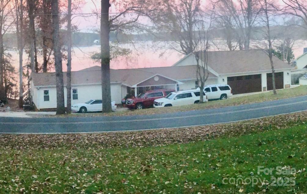 Property Photo: 390 Robinson Road NC 28117