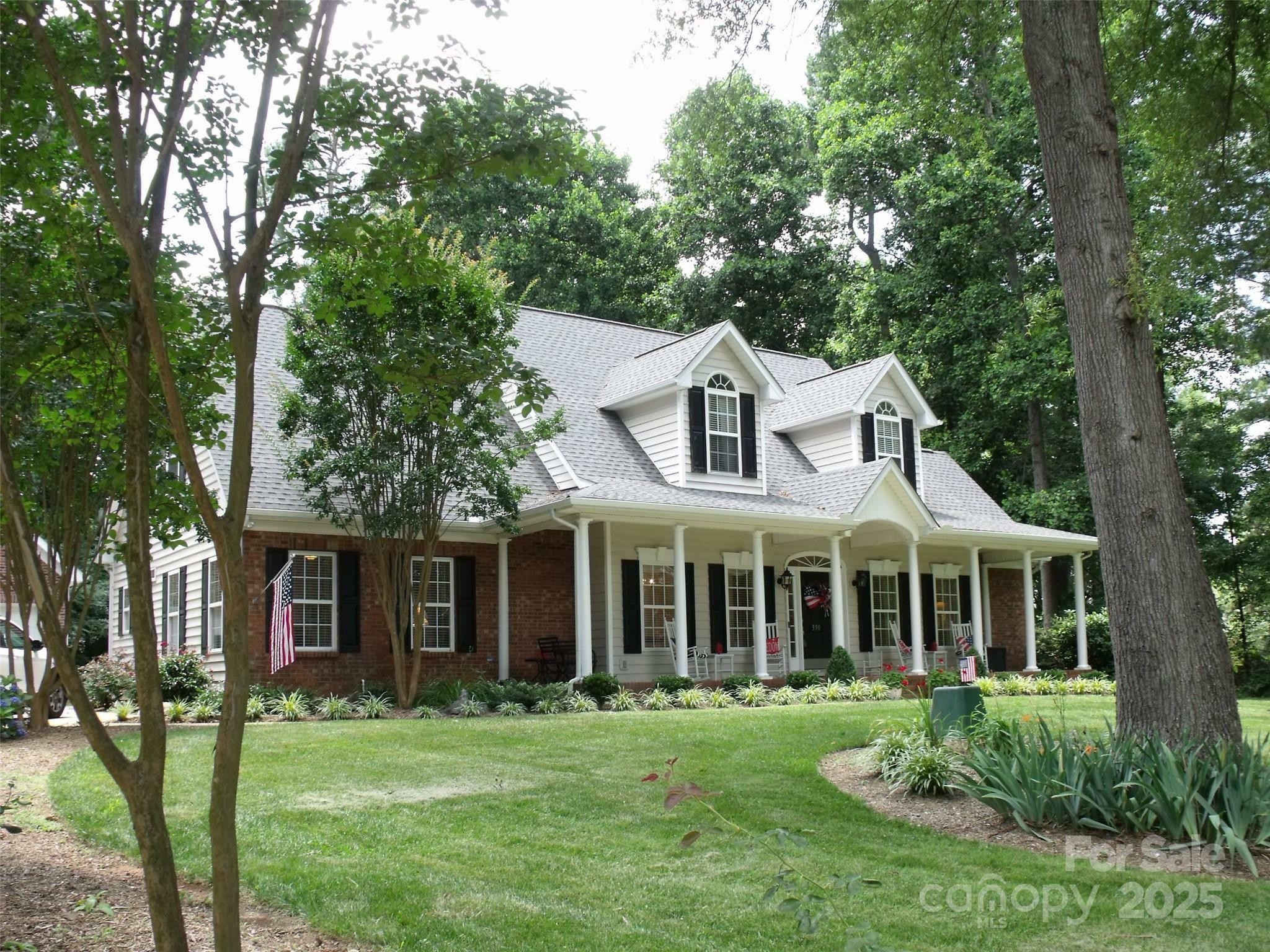 Property Photo: 390 Robinson Road NC 28117