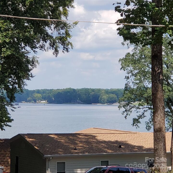 Property Photo:  390 Robinson Road  NC 28117 