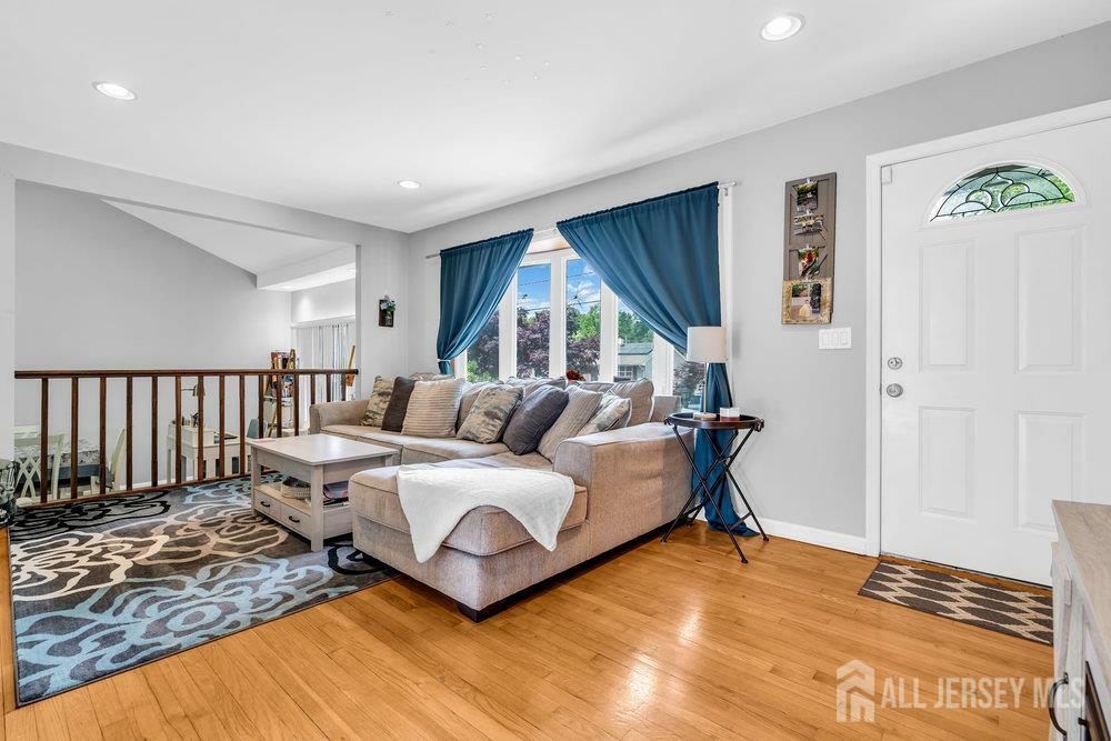 Property Photo:  11 Edna Place  NJ 08854 